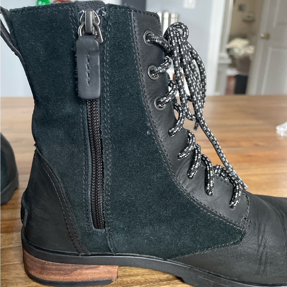🩷Sale🩷Black Waterproof Sorel Boots - Sz 8 - Picture 3 of 12